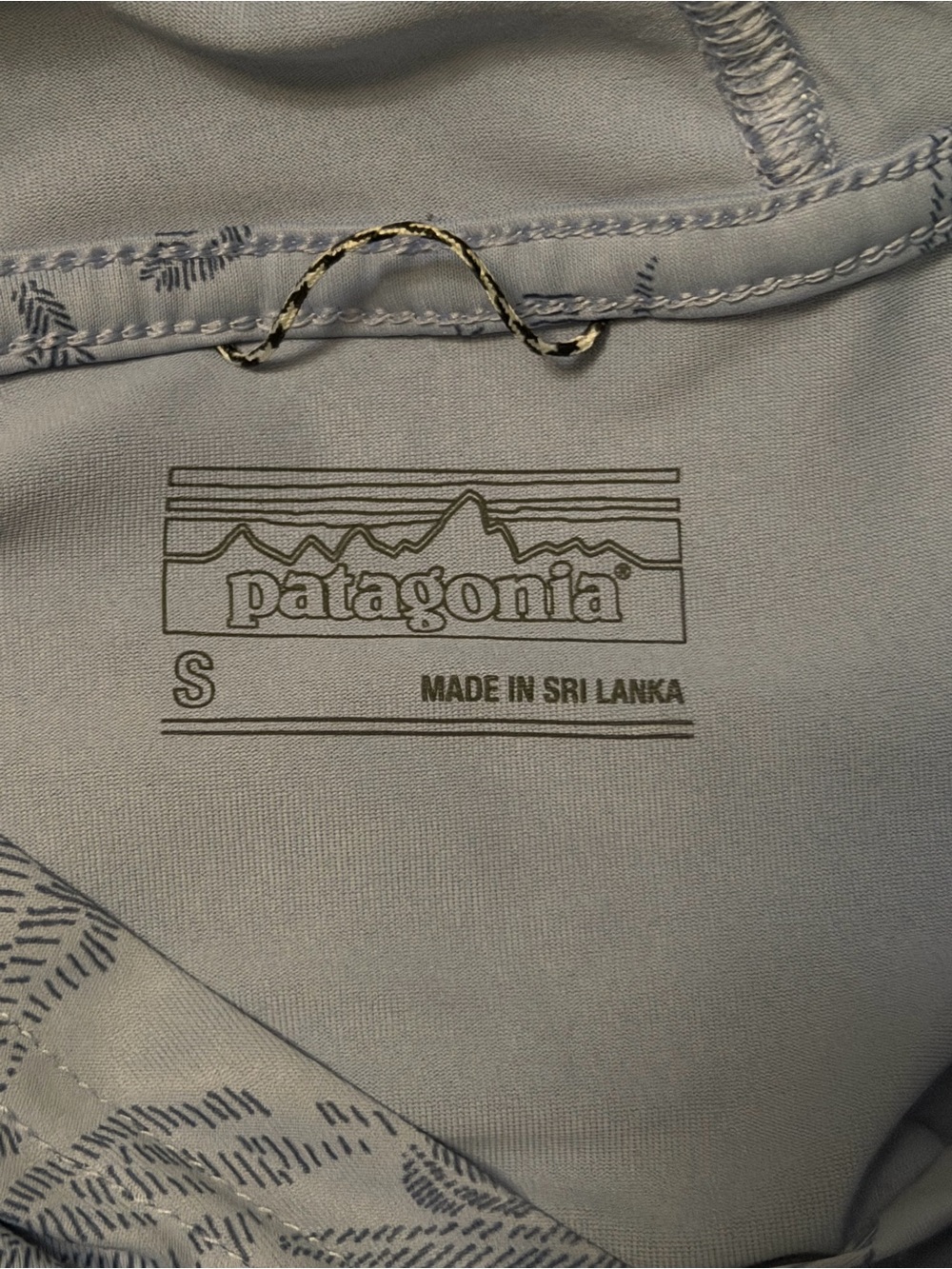 Patagonia Light Blue Hooded Shirt with Leaf Motif - Picture 3 of 4